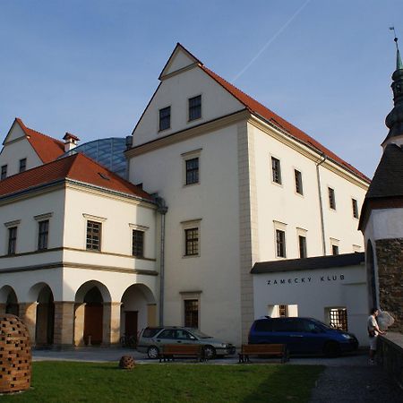 Zamecky Hotel Zlaty Orel Hranice  Buitenkant foto