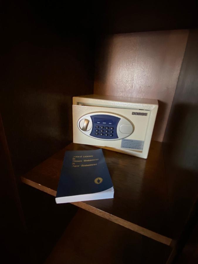 Zamecky Hotel Zlaty Orel Hranice  Buitenkant foto