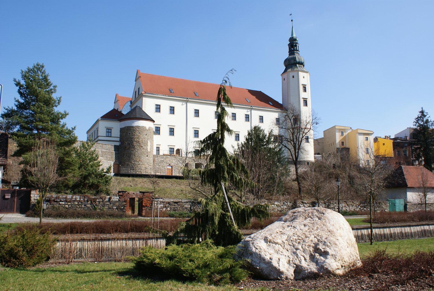 Zamecky Hotel Zlaty Orel Hranice  Buitenkant foto