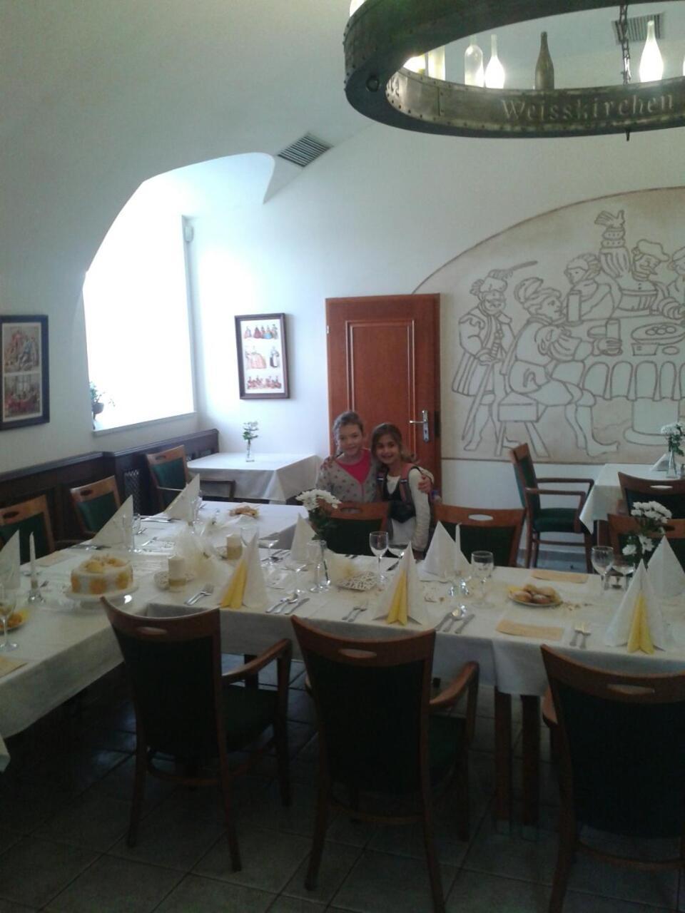 Zamecky Hotel Zlaty Orel Hranice  Buitenkant foto